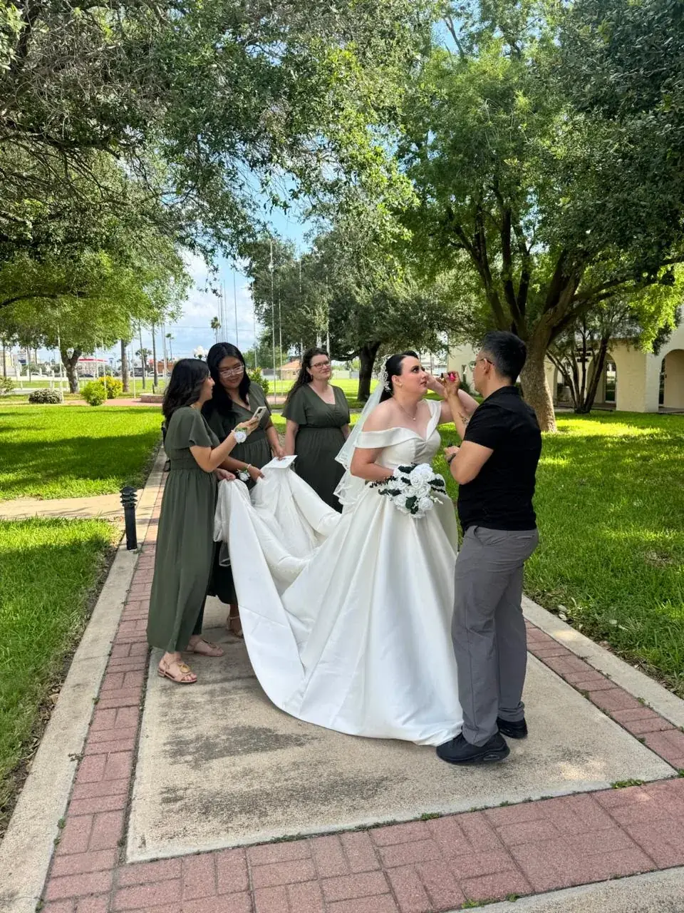 Peinado y maquillaje de novia a domicilio por K!S