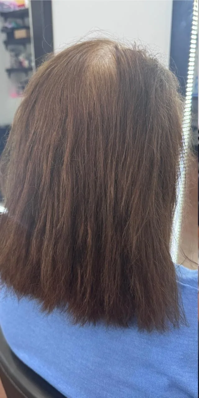 Antes: cabello opaco y sin forma